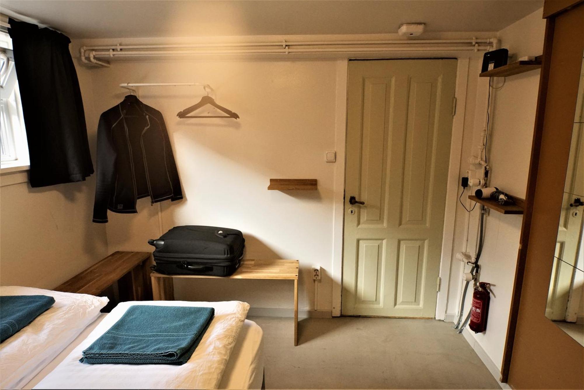 Main Street X-small, Ensuite Bathroom And Own Kitchen * Reykjavík